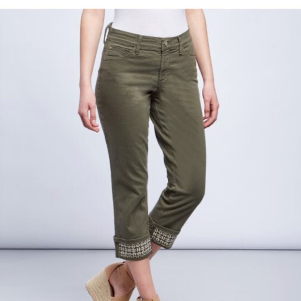 NYDJ Green Embroidered Dayla Wide Cuff Capris Size 2